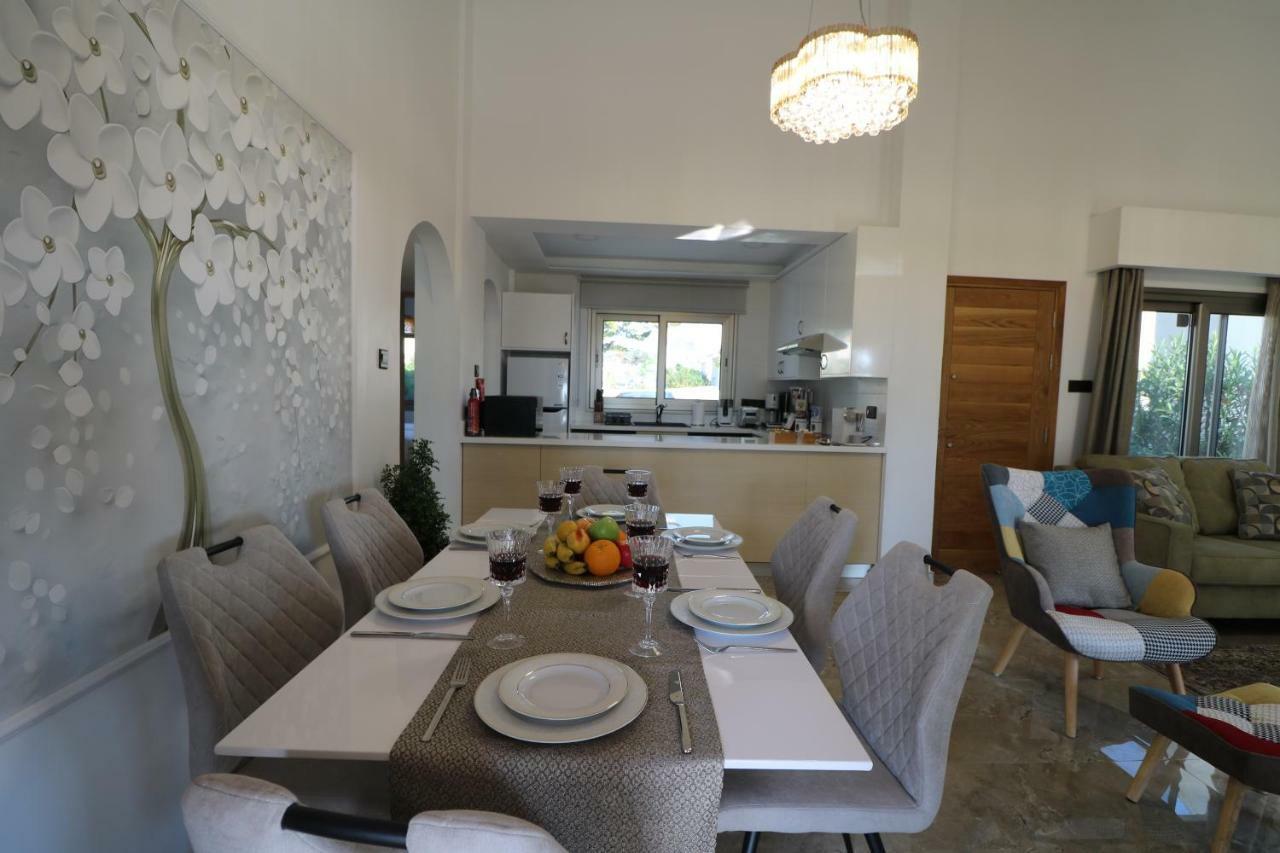Yulya Villa By Taimoura Paphos ภายนอก รูปภาพ