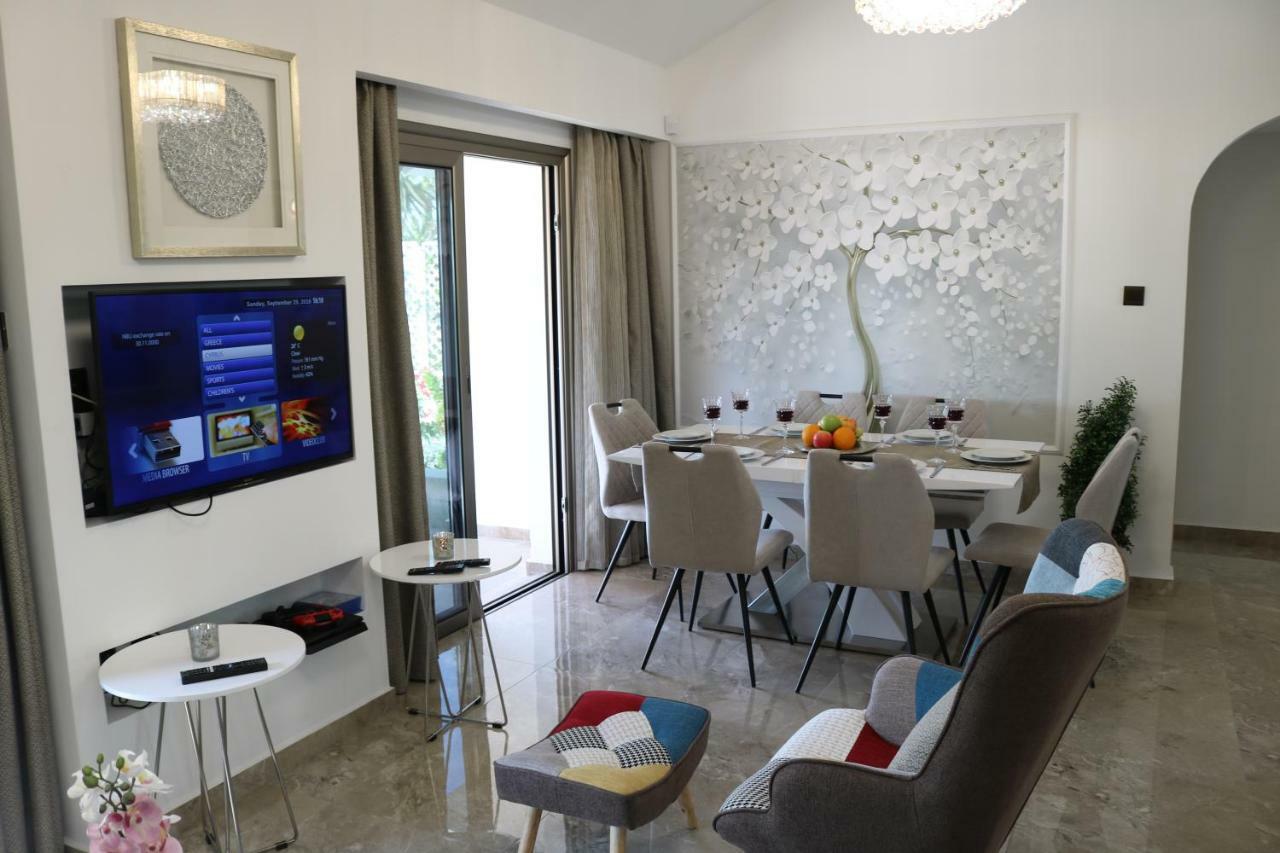 Yulya Villa By Taimoura Paphos ภายนอก รูปภาพ