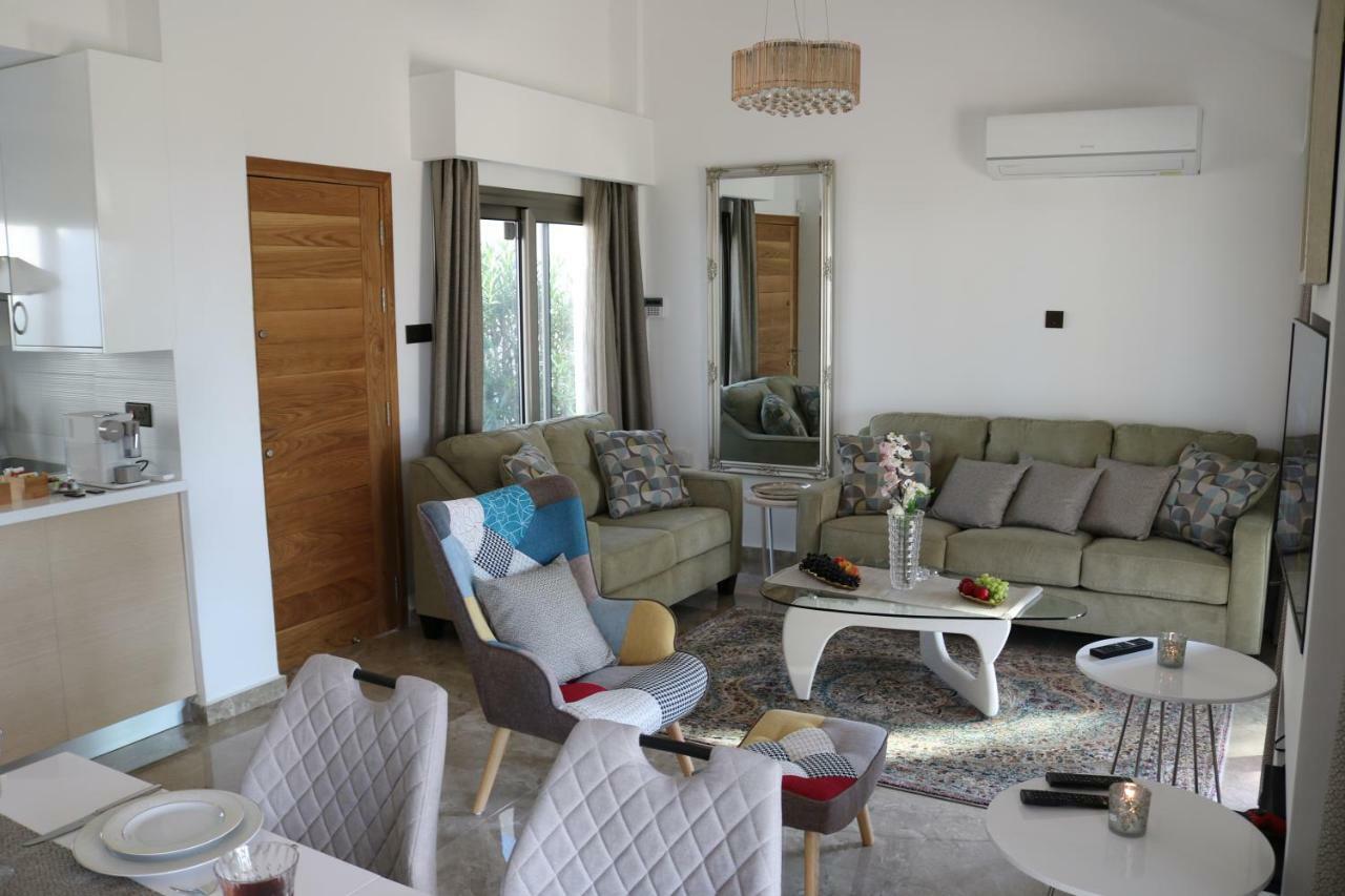 Yulya Villa By Taimoura Paphos ภายนอก รูปภาพ