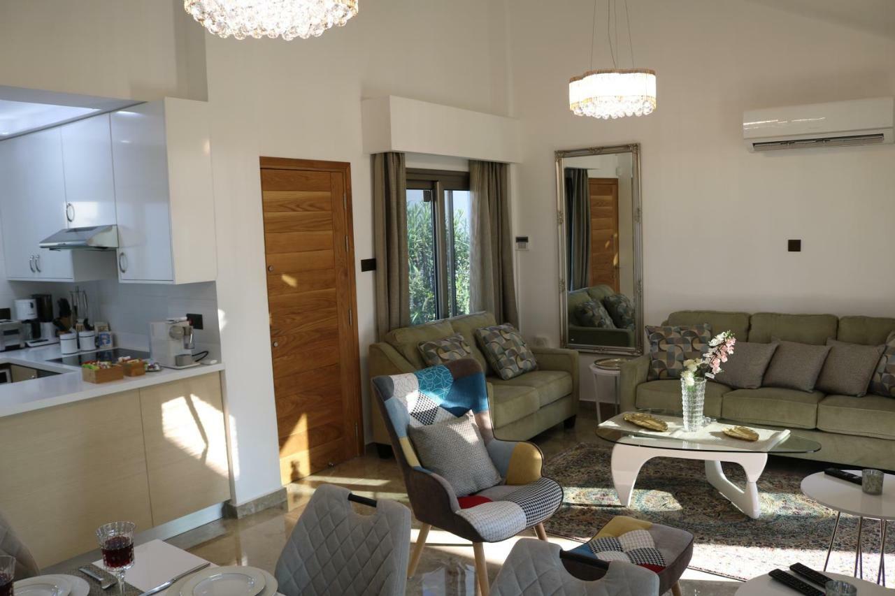 Yulya Villa By Taimoura Paphos ภายนอก รูปภาพ