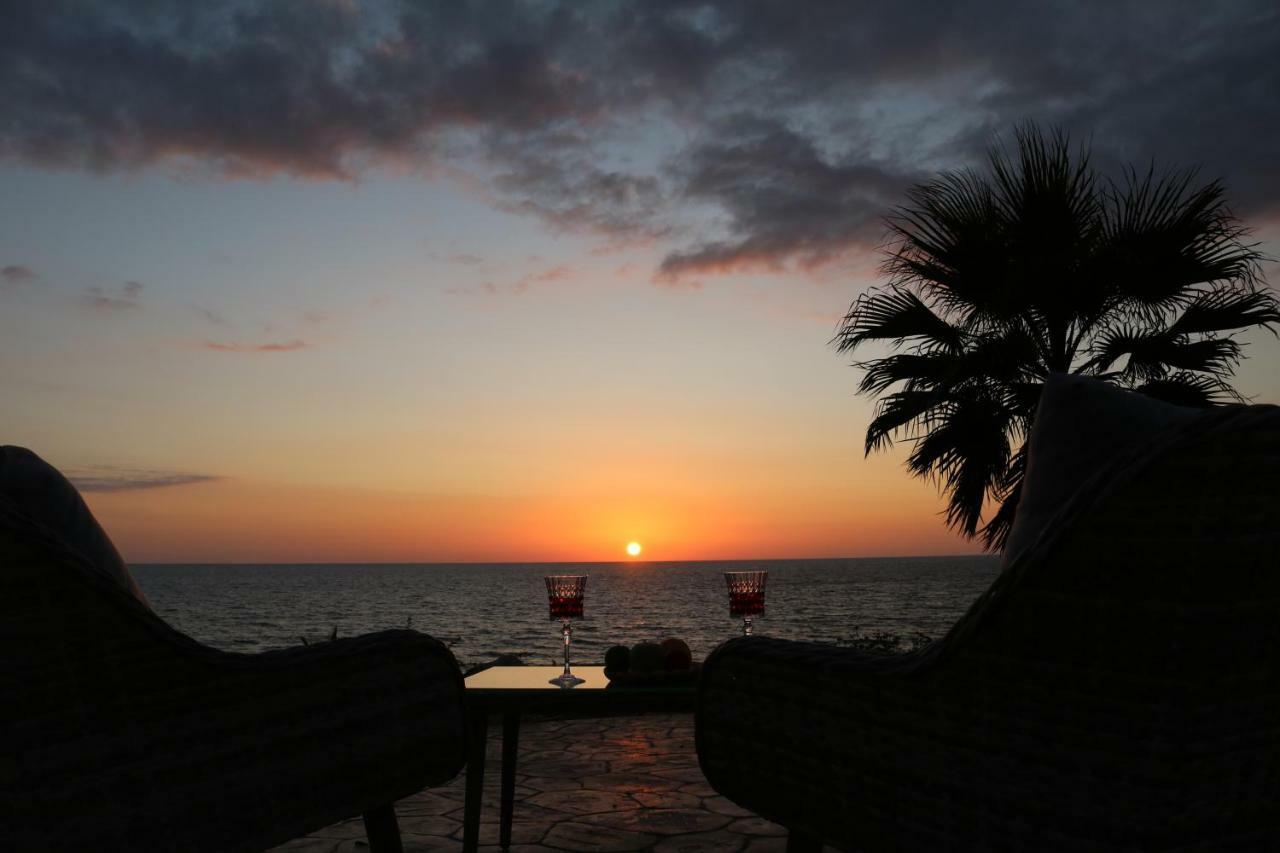 Yulya Villa By Taimoura Paphos ภายนอก รูปภาพ